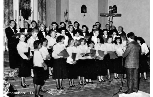1987, Sabato 20 Giugno - La Corale al completo in Sant'Agostino
