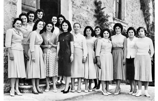 1956 - Il gruppo della scuola di cucito