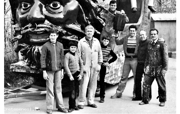 1980 - Carnevale Di Meio: I volontari addetti ai carri