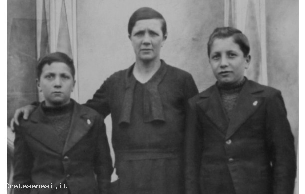 1941 - Lisa Tozzi con i due figli