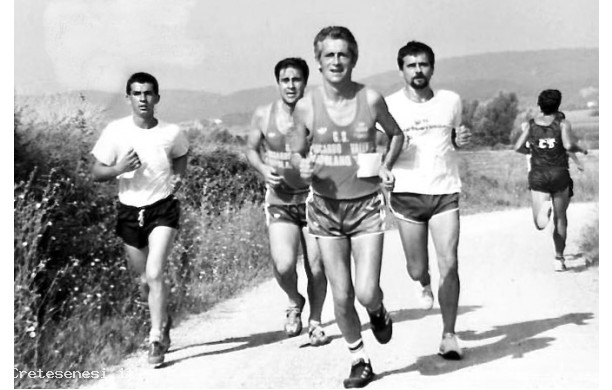 1985 - Competizione podistica intorno al paese