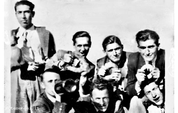 1950? - Gruppo di amici a Pasquetta