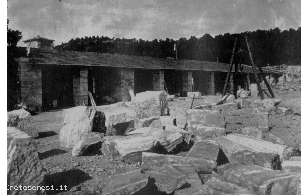 1926 - Parata per lavorazioni di rifinitura al cperto dalle intemperie