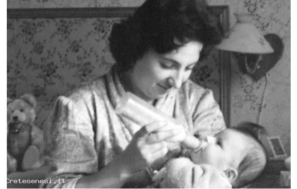 1957 - Licia e Chiara Neri, appena nata