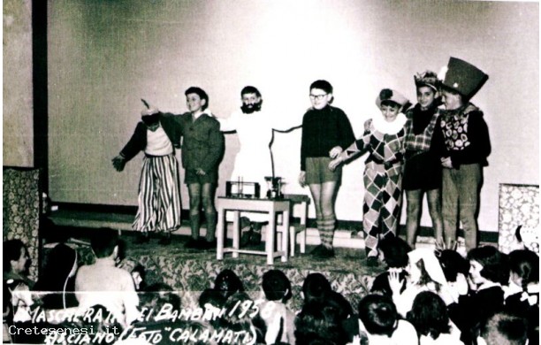 1958 - Mascherata dei bambini al Cinema Parrocchiale