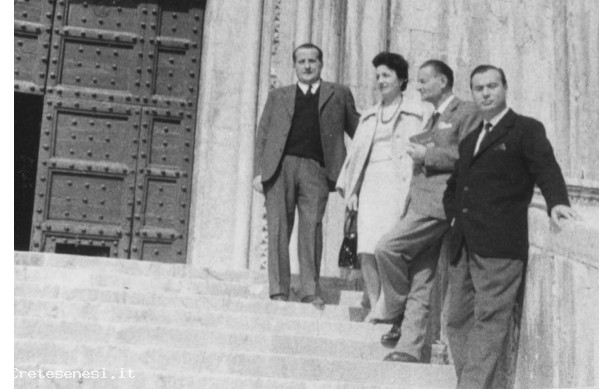 1962, 6 Ottobre - Gita a Gubbio dei montepaschini ascianesi