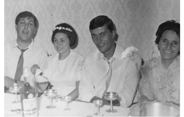 1966 - Gli sposi a tavola