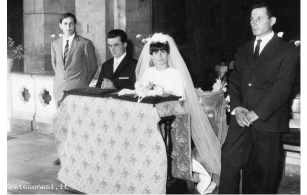 1966 - Gli sposi all'altare