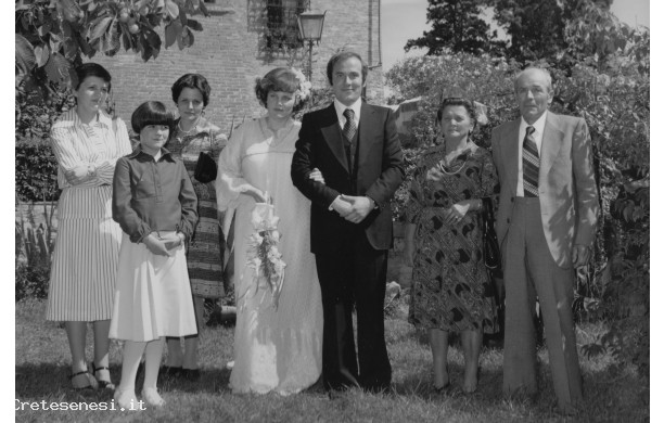 1977, Domenica 11 Settembre - Gli sposi con la famiglia Regoli