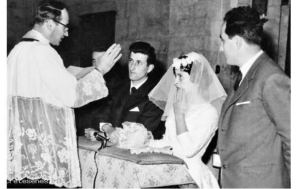 1961 - Gli sposi ascoltano il sermone del Proposto