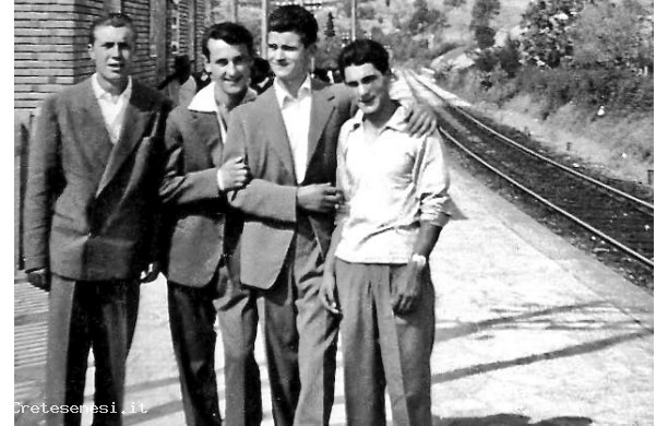 1960? - In attesa del treno a San Giuseppe