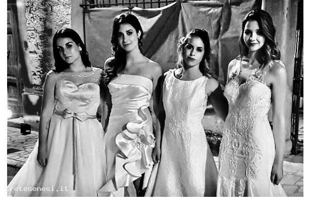 2018, Venerdi 15 Giugno -  Pronte per sfilare in piazza Garibaldi