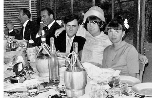 1969, Luned 7 Luglio - Matrimonio di Giancarlo e Maria, al ristorante sotto il Castello di Brolio