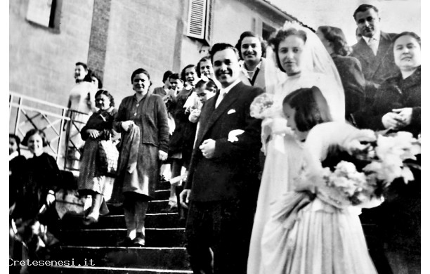 1950, Gioved 26 Ottobre - Enzo e Imola per la scalinata della chiesa