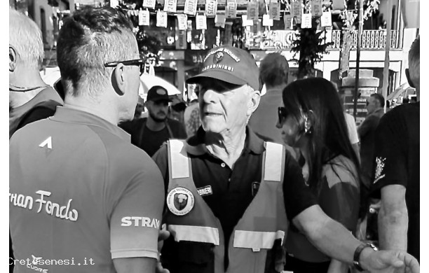 2023, Sabato 30 Settembre - L'Associazione Carabinieri impegnata nell'Eroica