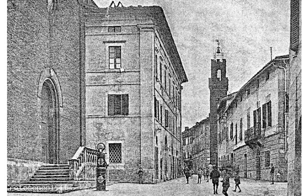 1942 - La pompa di benzina a Sant'Agostino
