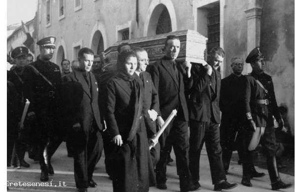 1938 - Funerale fascista, il feretro