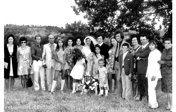 1971, Luned 19 Luglio - Gianfranco e Silvana, circondati da numerosi amici e parenti
