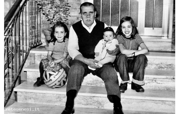 1976 - Carlo con i tre nipoti