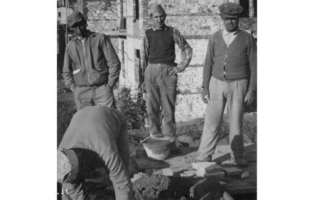 1964? - Si costruisce la casa del Trapassi sotto i giardini