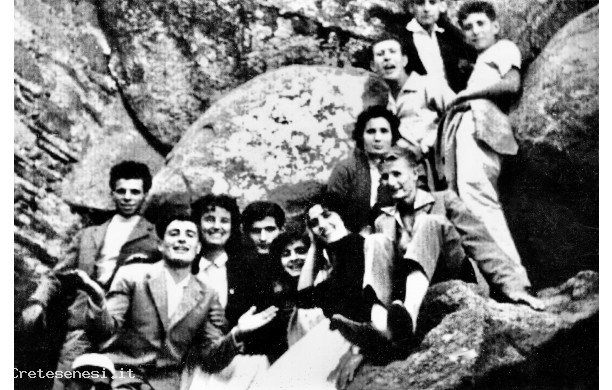 1956? - Gruppo di amici ascianesi nati nel 1940 e dintorni