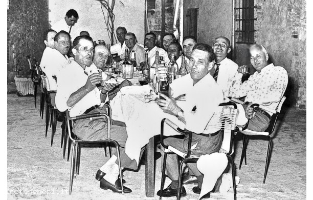 1970, Domenica 13 Settembre - Pranzo dei cinquantenni dal Cannelli