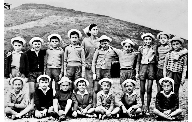 1958 - Ragazzi di Serre in colonia estiva all'Abetone