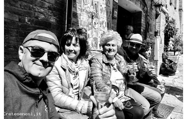 2019, 25 Aprile - Facce conosciute da Licia a Chiusure