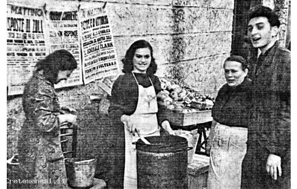 1952 - Frutta, Caldarroste e Giornali