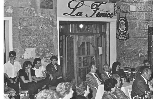 1986 -05- Garbo d'Oro, lo staff della Fenice in attesa