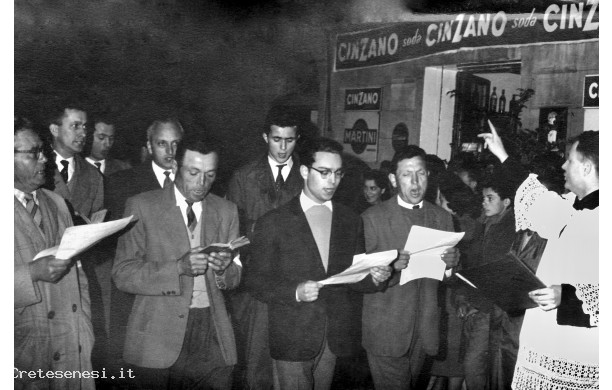 1958? - Il coro in processione