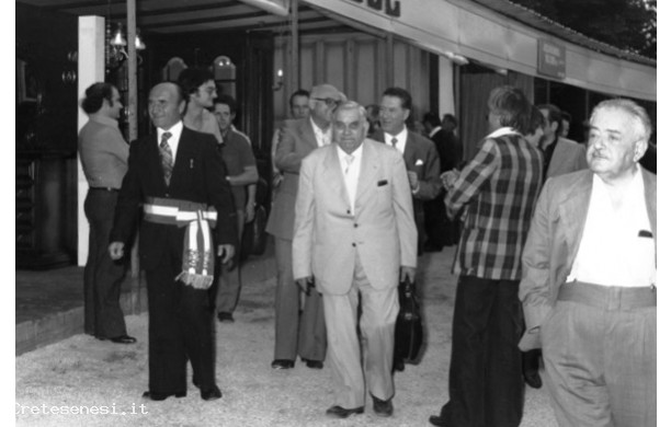 1976 - 9° Mostra Mercato Ascianese: Il Sindaco visita gli Stand