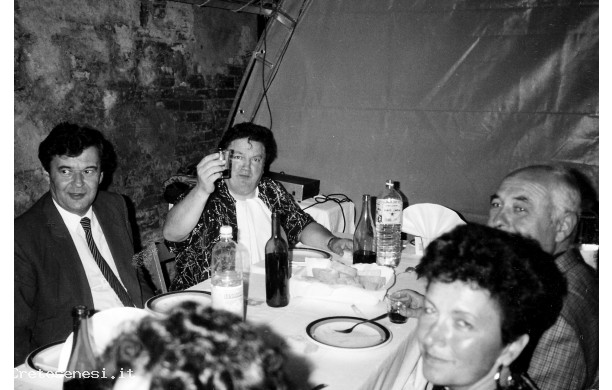 1993 - Cena dei Menciaioli: partecipanti in un angolo protetto