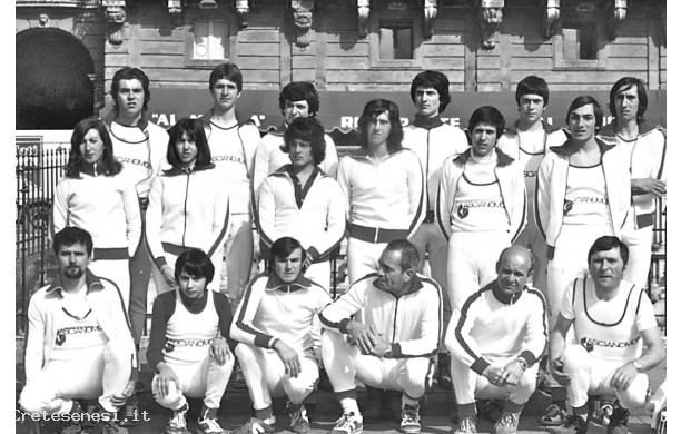 1982 - Gruppo che partecipa alla Maratona Senese