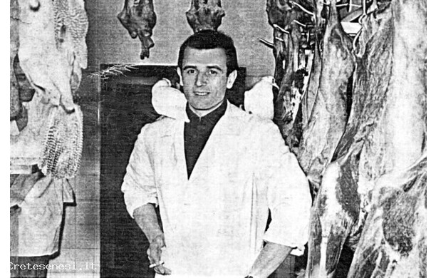 1958, settimana di Pasqua - Marcello Scali nel retro bottega