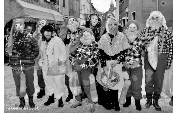2006, 19 Febbraio - Carnevale Di Meio: Gruppo di Maschere Adulte