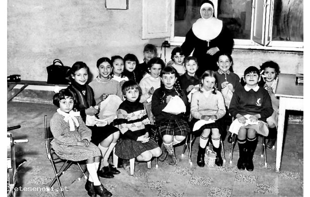 1965 - Scuola di cucito e ricamo dalle Suore