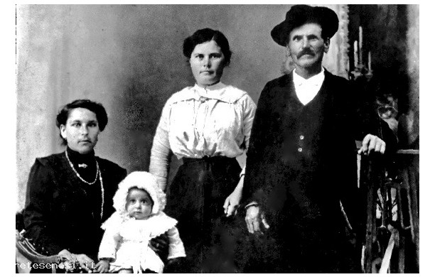 1916 - Alcuni componenti della famiglia Boccini, contadini a Mucigliani