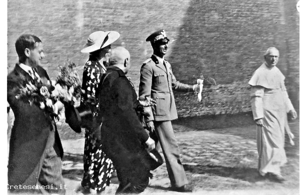 1935, Martedi 28 Maggio -  Umberto di Savoia e Maria Jos a Monte Oliveto