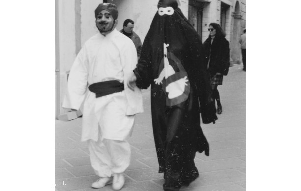 Carnevale Di Meio: Mascherine sconosciute - Beduini
