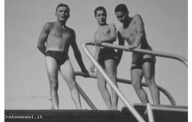 1958 - Tre amici in piscina