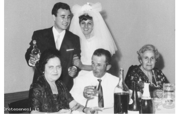 1967 ? - Sonia e Sandro, a conclusione del pranzo di nozze