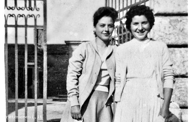 1958 - Due belle ragazze di Montecontieri