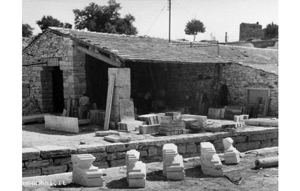 1939 - Blocchi di travertino lavorati in bella mostra