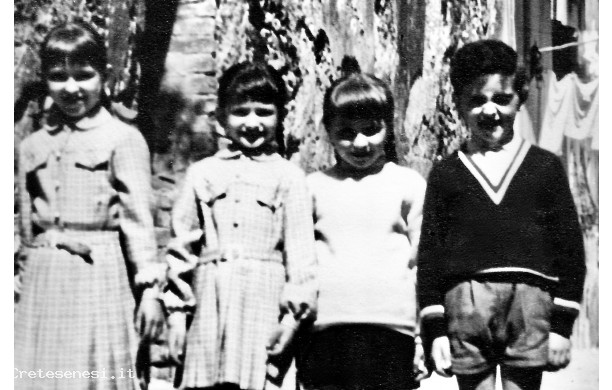1963 - Bambini che vivono nei dintorni di Via della Loggetta