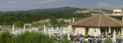 Stabilimento termale San Giovanni con Rapolano sullo sfondo
